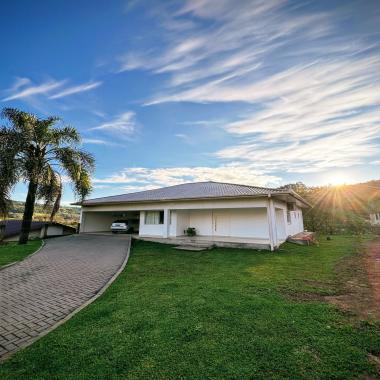 CASA NO ALTO ROLANTINHO / área de 600m² em Rolante