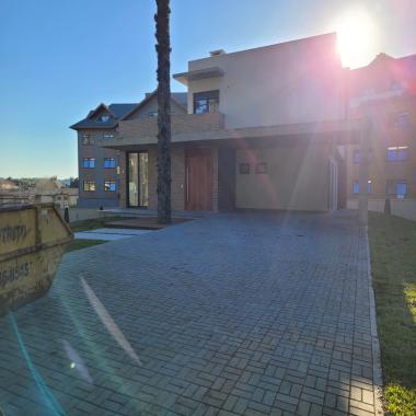 CASA ARAUCÁRIAS / localizada no condomínio Altos Pinheiros - Canela/RS