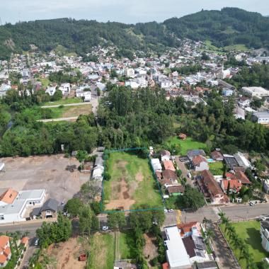 AMPLO TERRENO PARA DESENVOLVIMENTO / em Rolante RS 6793,60 m²