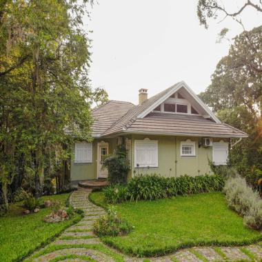 CASA LAGOS DE GRAMADO / 420m² área construída