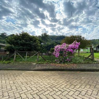 TERRENO COM CASA EM RIOZINHO / área total de 330m²