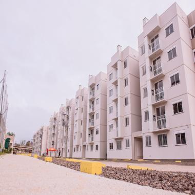 APARTAMENTO NO BLUMEN RESIDENCE EM NOVO HAMBURGO / sacada na sala de estar