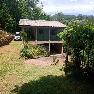 SÍTIO COM CASA NA COLÔNIA MONGE / área de 2.2 hectares