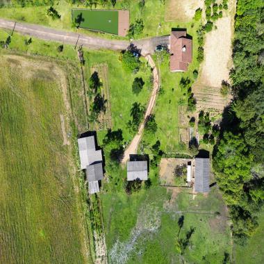 SÍTIO COMPLETO À 5 MINUTOS DO CENTRO / 2 casas e galpões no Rolantinho em Rolante - RS