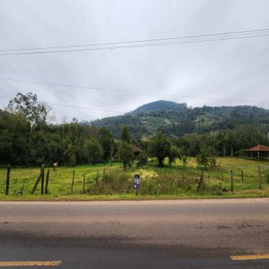 TERRENO NO ROLANTINHO / com 324,92m² de área total