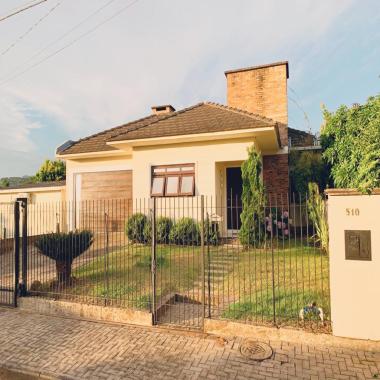 CASA EM ÓTIMO BAIRRO / localizada em Rolante