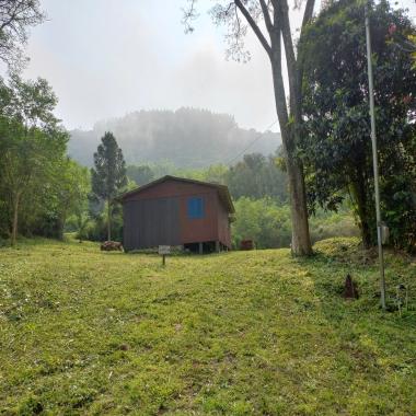 SÍTIO NA COLÔNIA MONGE / com 5 hectares de terra